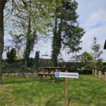 eigener Gartenbereich mit Parkplatz