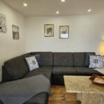 Wohnzimmer mit großer Eckcouch